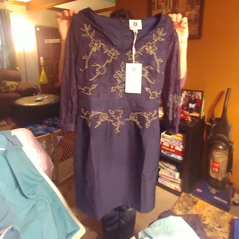 Dress - Picture 1 of 2